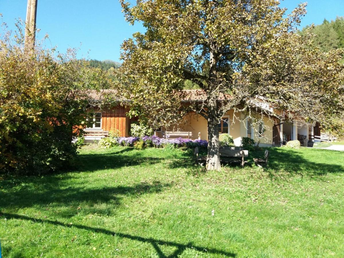 Bed and Breakfast Koestlhof, Familie Hassler Обердраубург Экстерьер фото