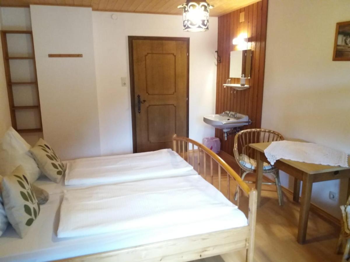 Bed and Breakfast Koestlhof, Familie Hassler Обердраубург Экстерьер фото